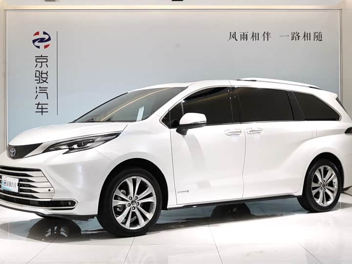 Фото 1 - Toyota Sienna