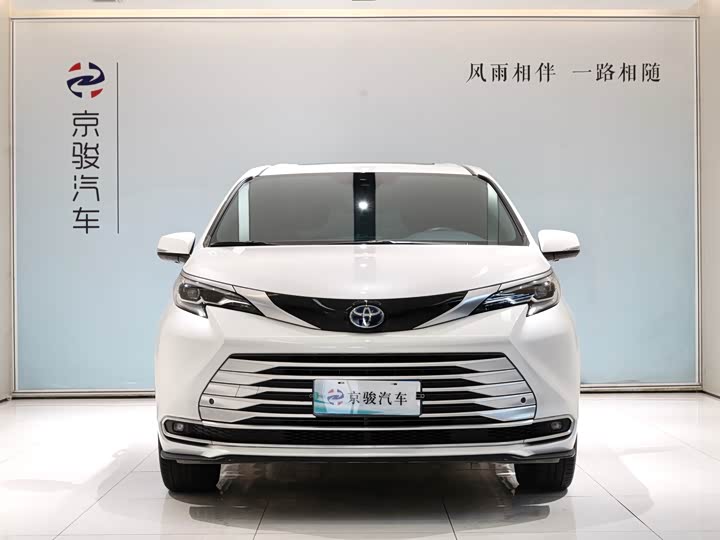 Фото 2 - Toyota Sienna