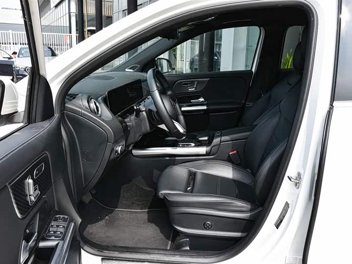 Photo 4 - Mercedes-Benz GLA-Class