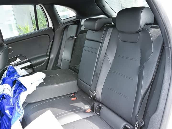 Photo 5 - Mercedes-Benz GLA-Class