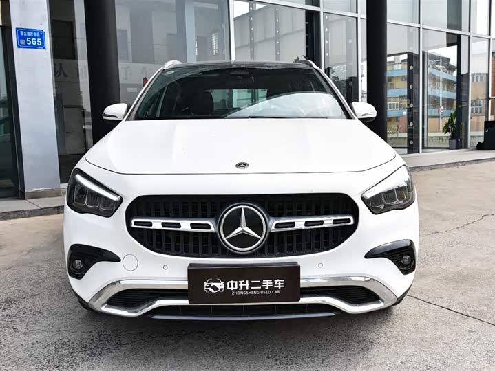 Photo 7 - Mercedes-Benz GLA-Class