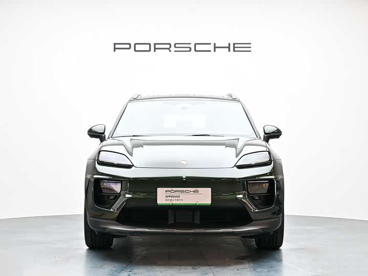 Фото 2 - Porsche Macan EV