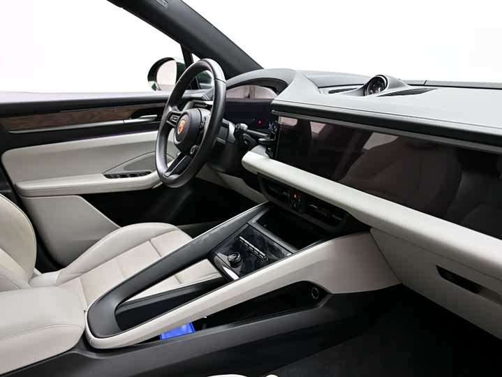 Фото 9 - Porsche Macan EV