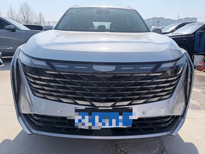 Фото 2 - Geely Atlas L