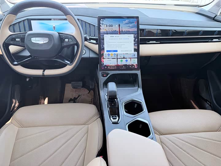 Фото 6 - Geely Atlas L