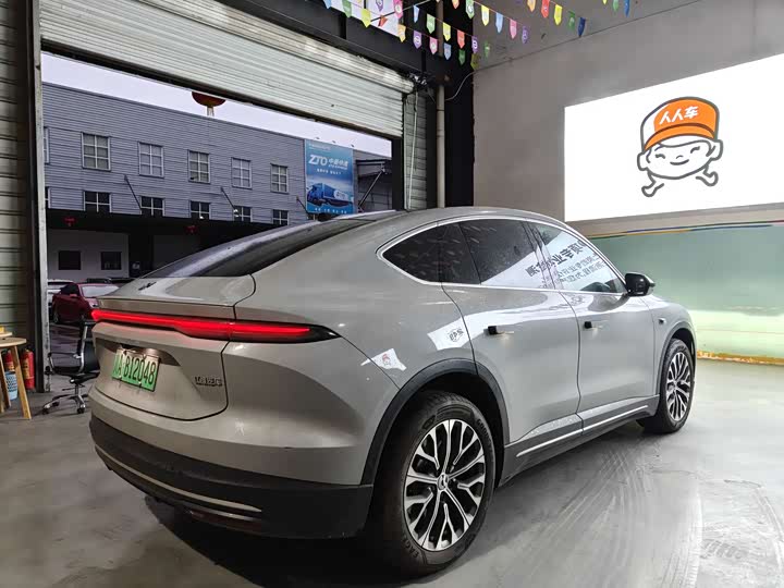 Фото 4 - Nio EC6