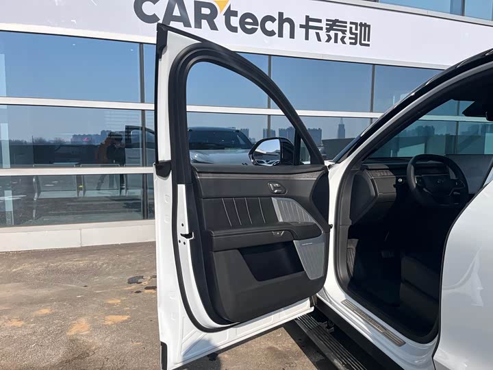 Фото 9 - Nio Onvo L90