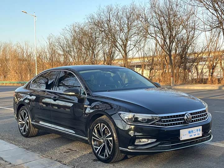 Фото 2 - Volkswagen Magotan