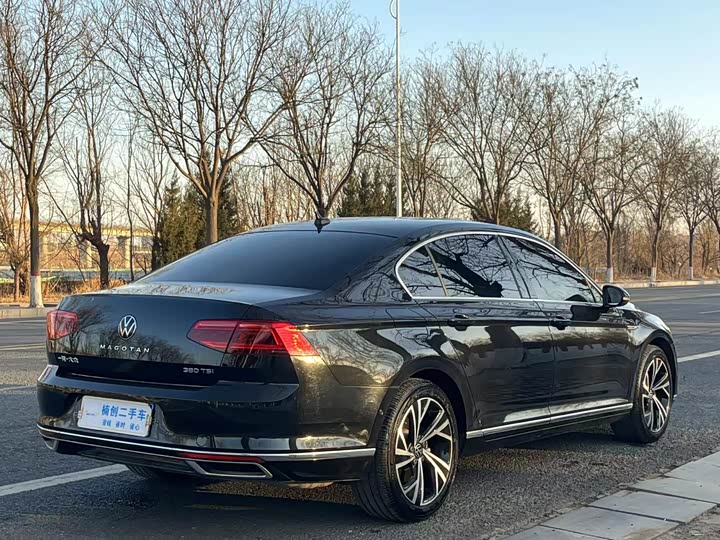 Фото 3 - Volkswagen Magotan