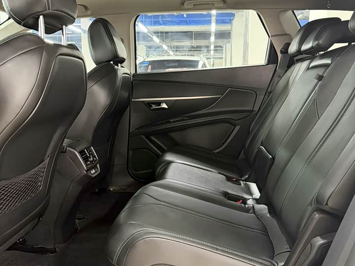 Фото 6 - Peugeot 5008