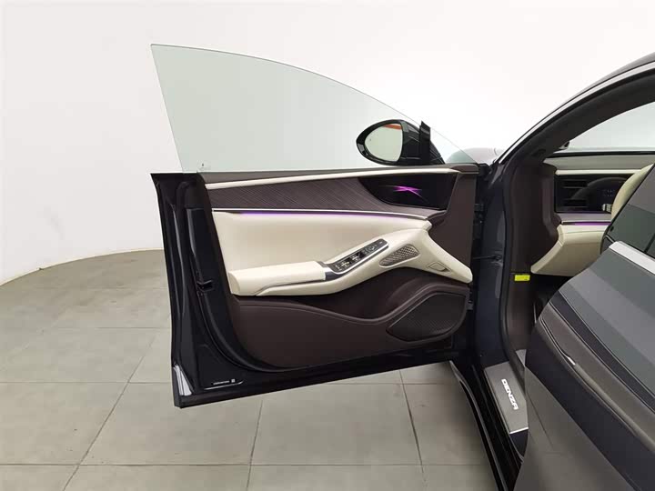 Фото 8 - Denza Z9