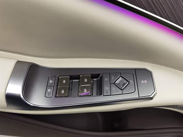 Фото 9 - Denza Z9