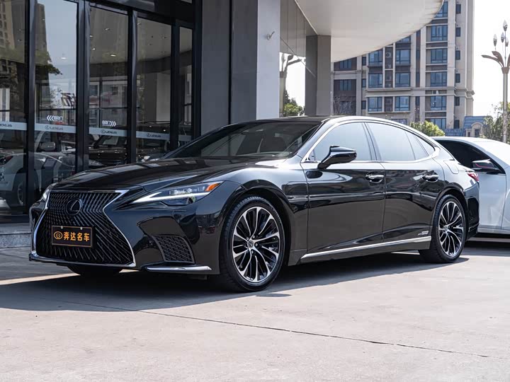 Фото 1 - Lexus LS