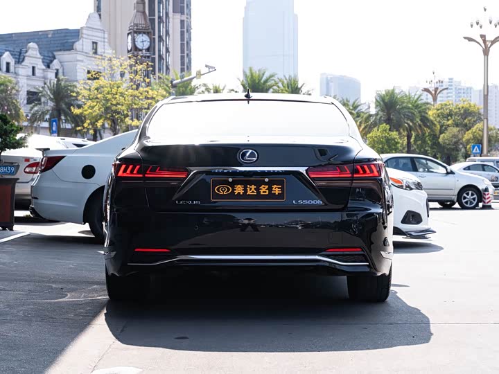 Фото 5 - Lexus LS