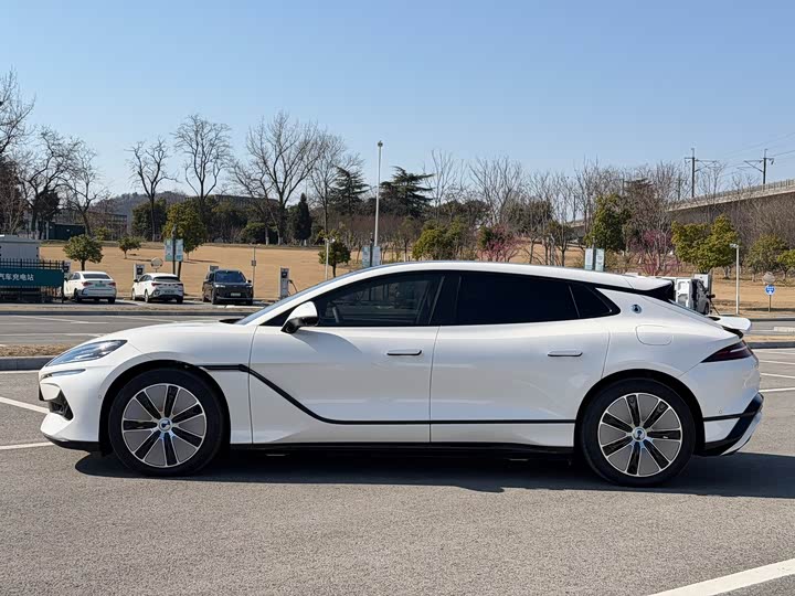 Фото 8 - Denza Z9GT