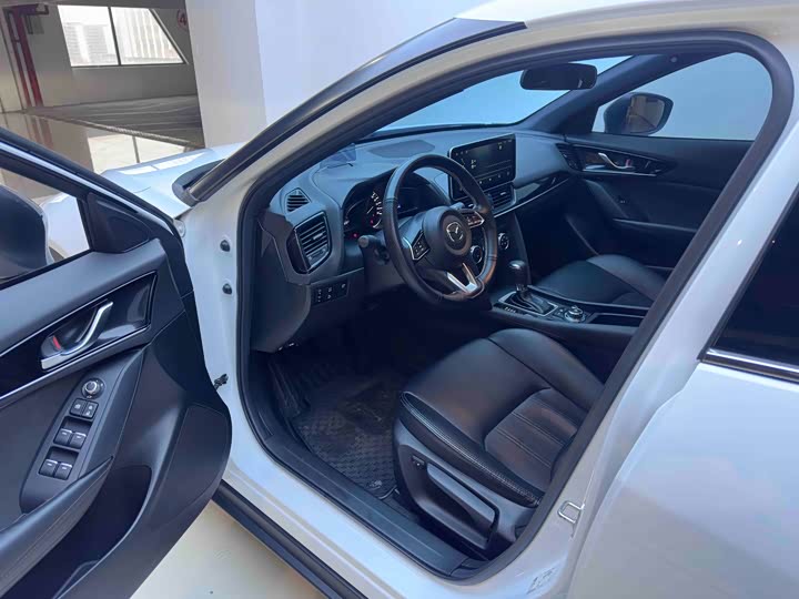 Фото 9 - Mazda CX-4