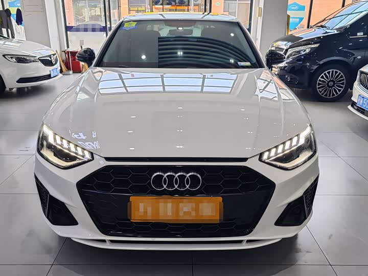 Фото 2 - Audi A4L