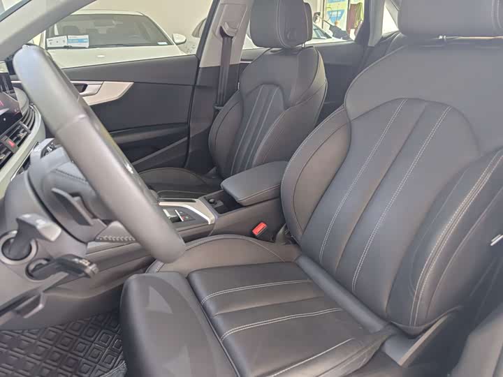 Фото 5 - Audi A4L