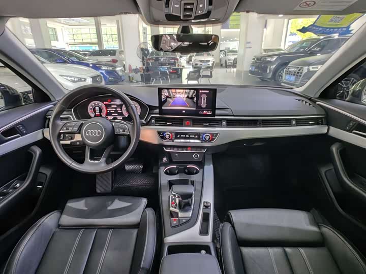 Фото 8 - Audi A4L