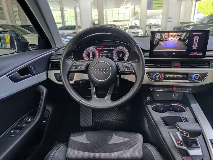 Фото 9 - Audi A4L