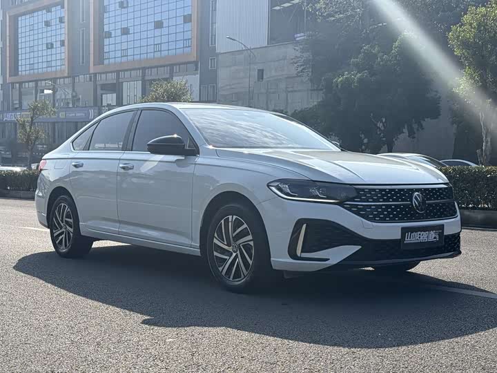 Фото 3 - Volkswagen Lavida