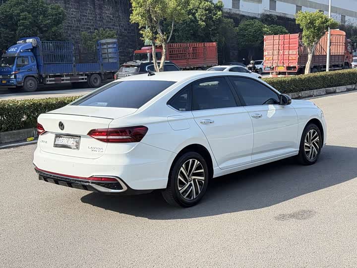 Фото 4 - Volkswagen Lavida