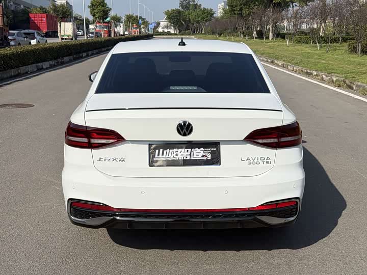 Фото 5 - Volkswagen Lavida