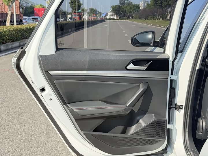 Фото 7 - Volkswagen Lavida