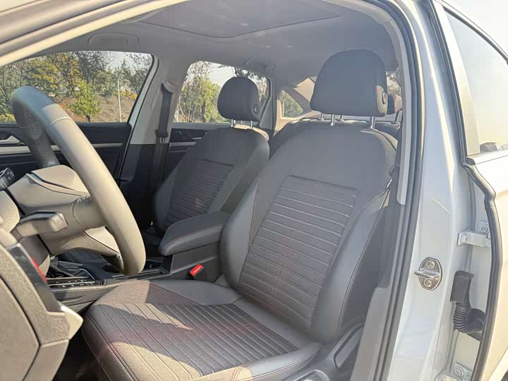 Фото 8 - Volkswagen Lavida