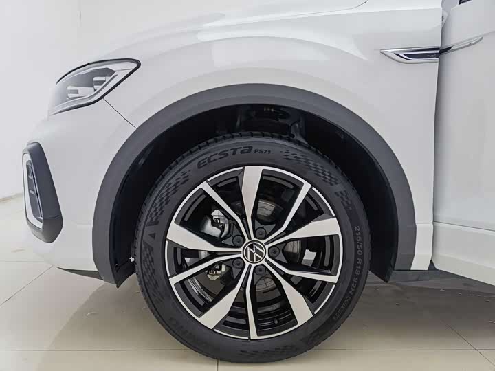 Фото 8 - Volkswagen T-Roc