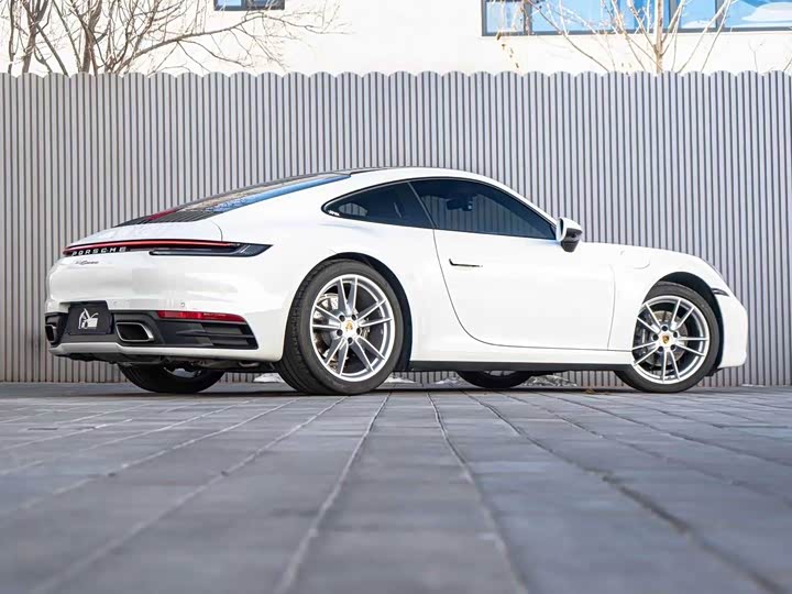 Фото 3 - Porsche 911