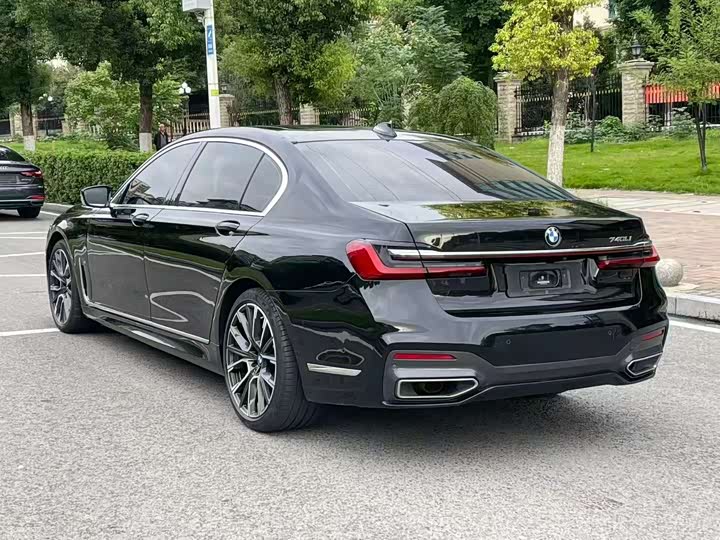 Фото 7 - BMW 7 Series