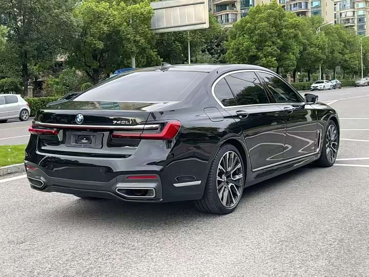 Фото 8 - BMW 7 Series