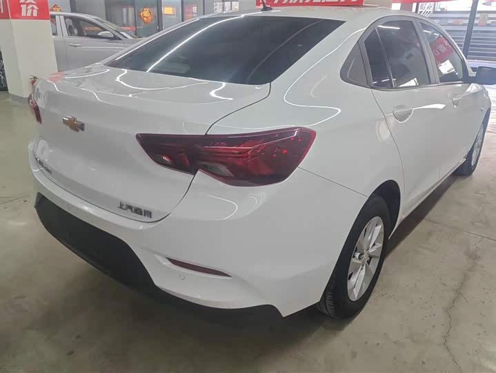 Фото 3 - Chevrolet Onix (Cavalier)