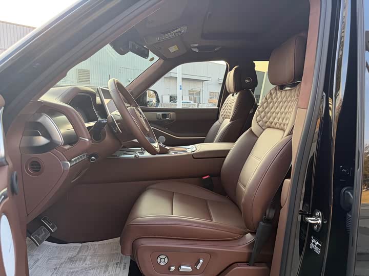 Фото 4 - Tank 700 Hybrid