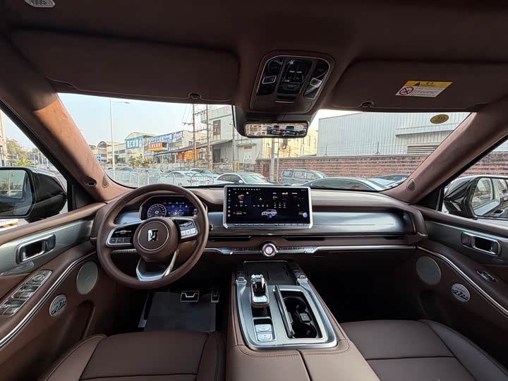 Фото 6 - Tank 700 Hybrid