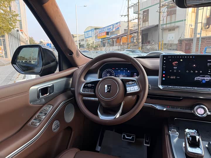 Фото 7 - Tank 700 Hybrid