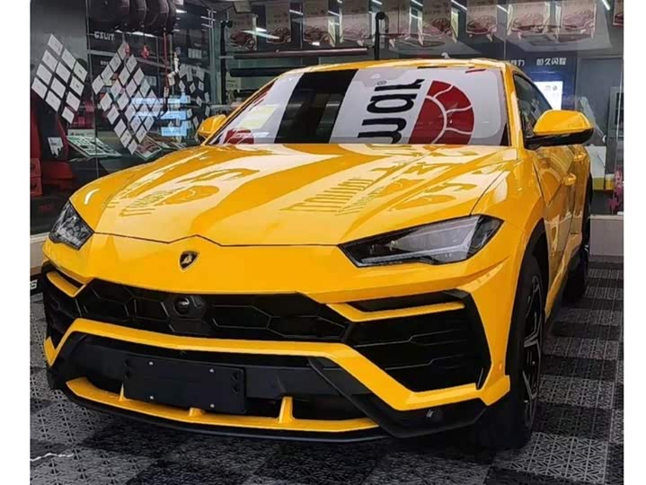 Фото 3 - Lamborghini Urus