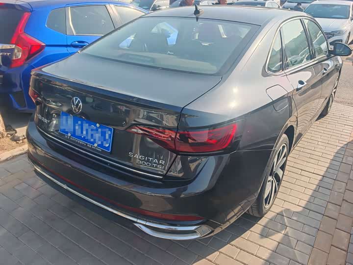 Фото 3 - Volkswagen Sagitar L