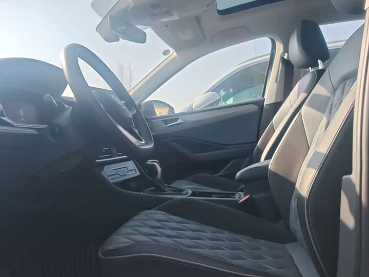 Фото 7 - Volkswagen Sagitar L