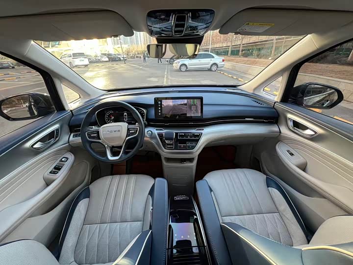 Фото 4 - Roewe iMax 8