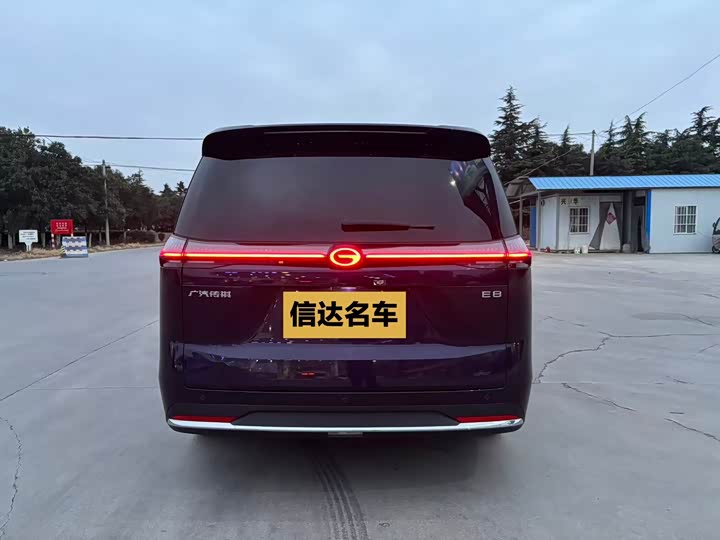 Фото 4 - GAC Trumpchi E8