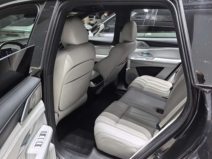 Фото 2 - XPeng G9