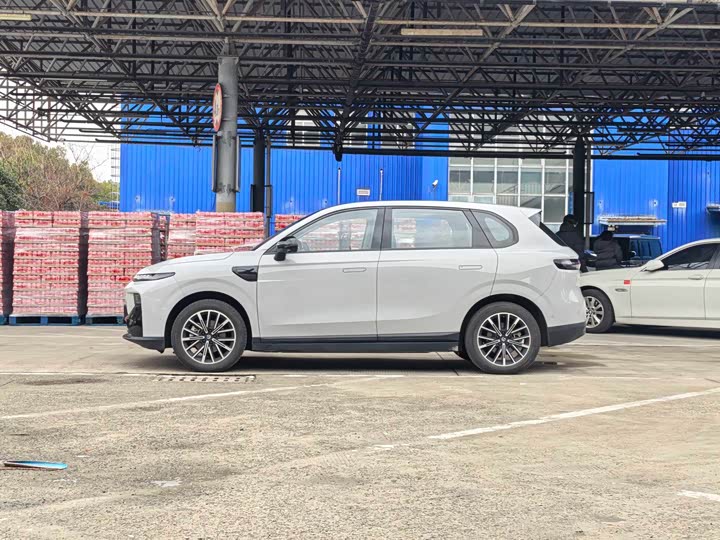 Фото 3 - Leapmotor B10