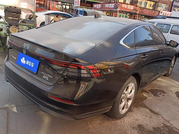 Фото 3 - Honda Accord