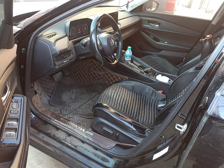 Фото 9 - Honda Accord