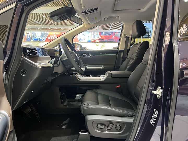 Фото 8 - GAC Trumpchi E8