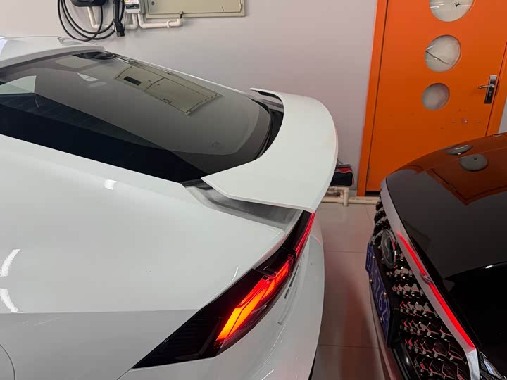 Фото 9 - Changan UNI-V Hybrid