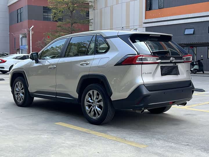 Фото 4 - Toyota Wildlander