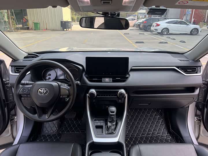 Фото 6 - Toyota Wildlander